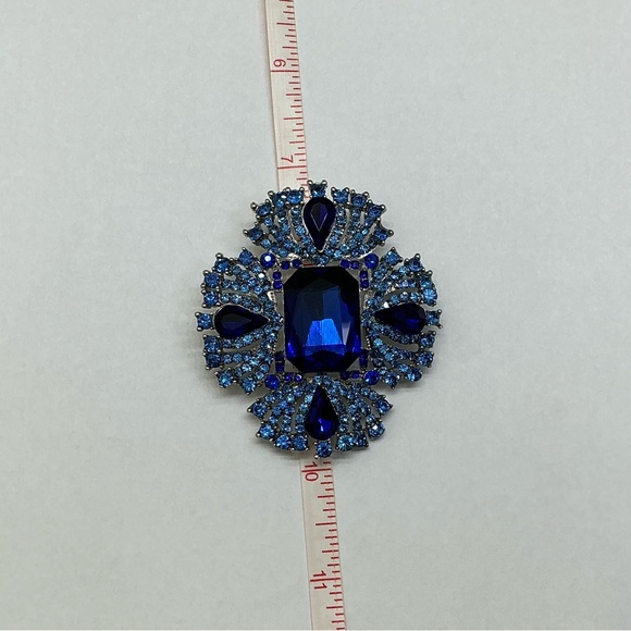 Blue Rhinestone Cross/Flower Brooch - Picture 6 of 8